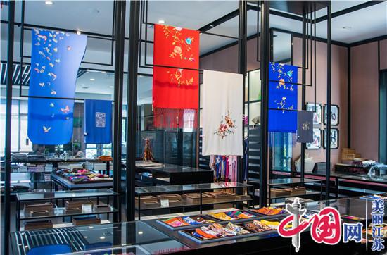 苏州丝绸惊艳亮相第二届江苏（南京）版权贸易博览会 创意续写非遗传承